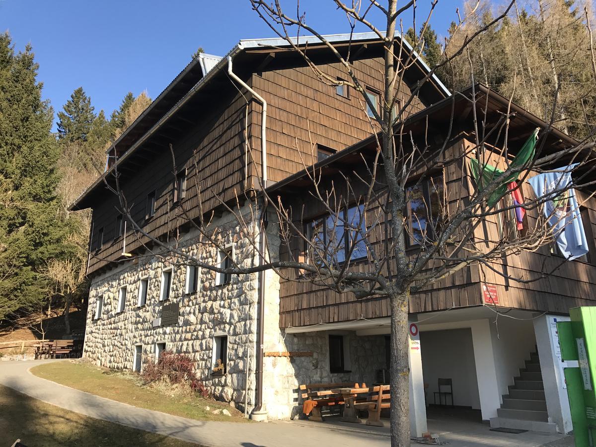 Valvasorjev Dom Hotel Zirovnica Exterior photo